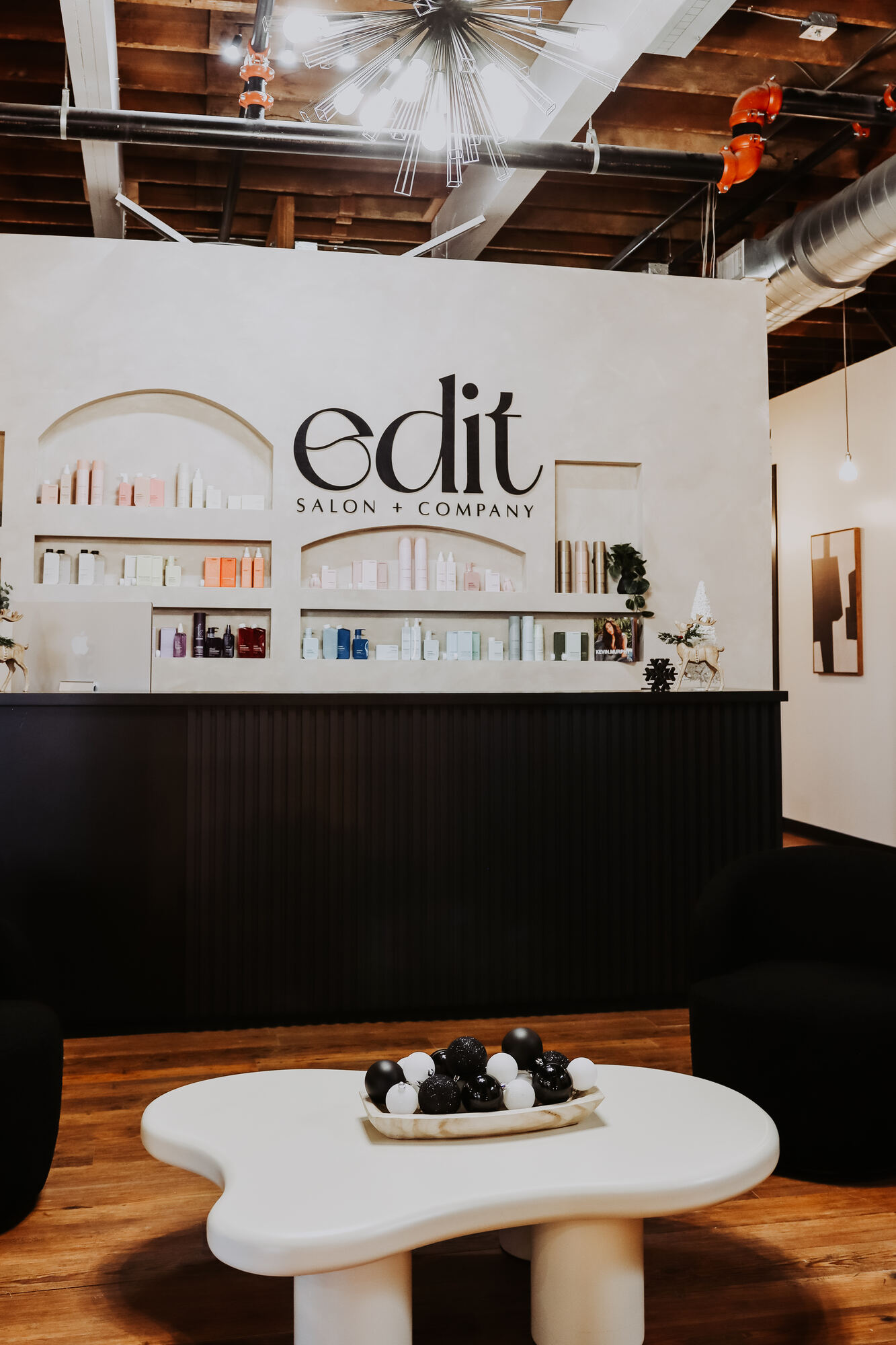 Edit Salon front desk